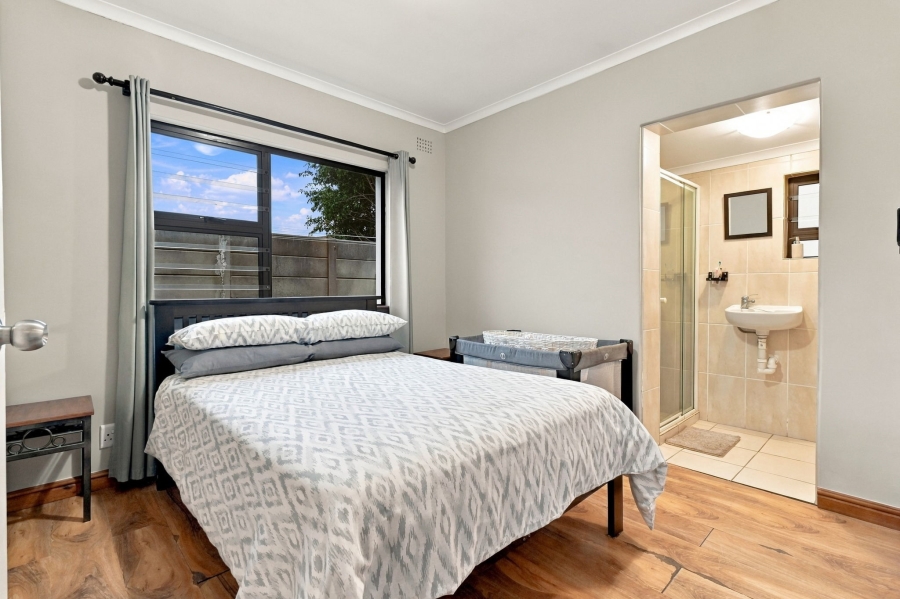 3 Bedroom Property for Sale in Plumstead Western Cape